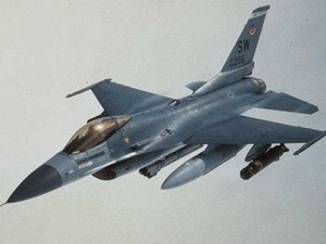 Hai máy bay đâm nhau khi diễn tập