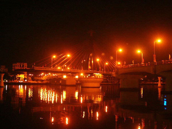 Trắng đêm quay cầu sông Hàn