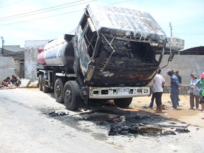 Nổ cây xăng, cháy xe bồn
