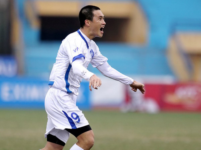 Công Vinh và CLB BĐ Hà Nội đang có dấu hiệu chơi tốt dần lên trong 2 trận đấu gần đây