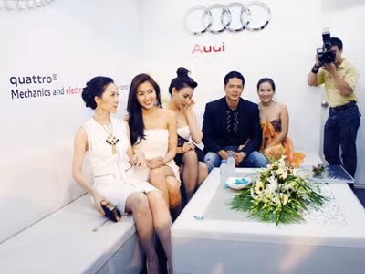 Ngắm dàn 'sao' tại triển lãm ô tô Auto Expo 2011