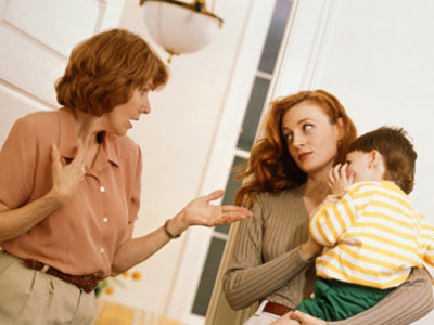 Khổ vì mẹ chồng… "tu tại gia"