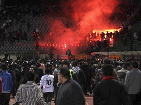 Bạo loạn sân cỏ tại Ai Cập, 74 người chết