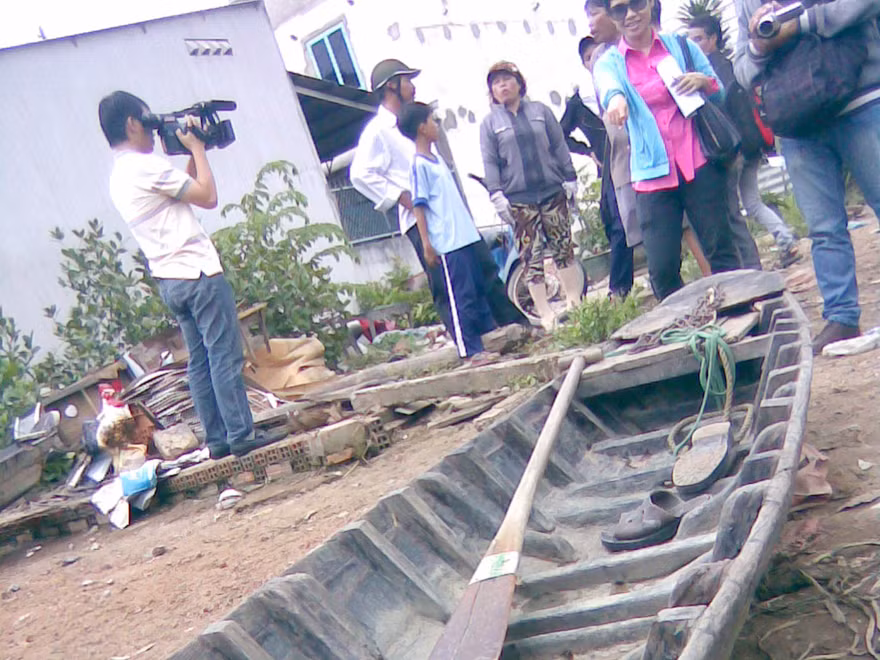 Tang thương bên sông Giồng Ông Tố
