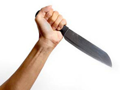 Quen thói côn đồ, chém đứt tay bạn cùng khu trọ