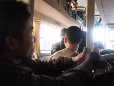 Rùng mình xe chất lượng cao ‘nhồi khách’