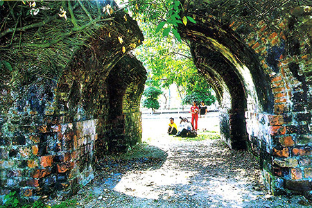 Biến di tích 400 năm tuổi thành... 1 ngày tuổi!