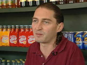 Anh bồi bàn được 'bo' 105 triệu đồng