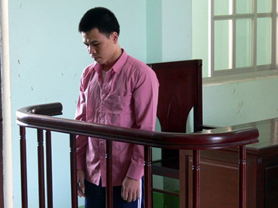 ‘Quan hệ’ với bạn gái rồi tung ảnh nóng lên mạng