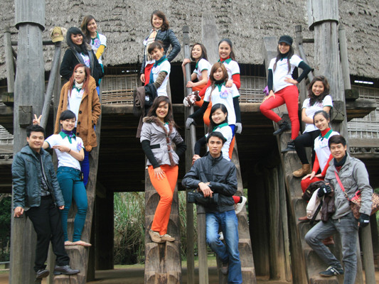 Thí sinh Miss ITgo thăm Văn Miếu