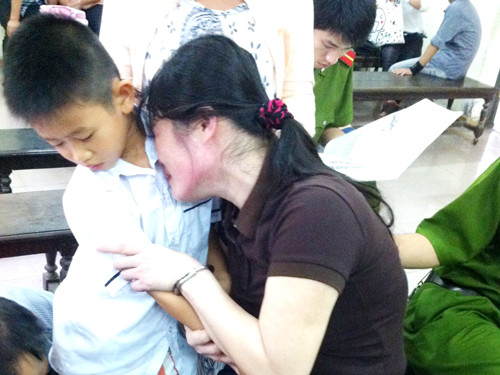 Tòa ơi, cứu em với...