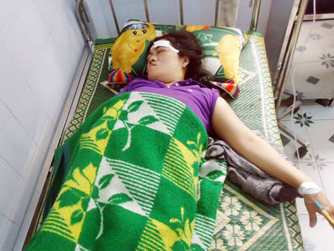 Chánh Thanh tra Sở Y tế bổ cuốc vào đầu hàng xóm