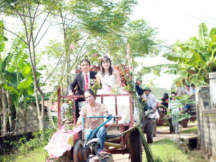 Clip rước dâu bằng xe công nông ở Nghệ An