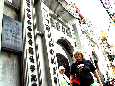 Tò mò "thiên đường ngầm" bí mật ở chùa cổ Hà Nội