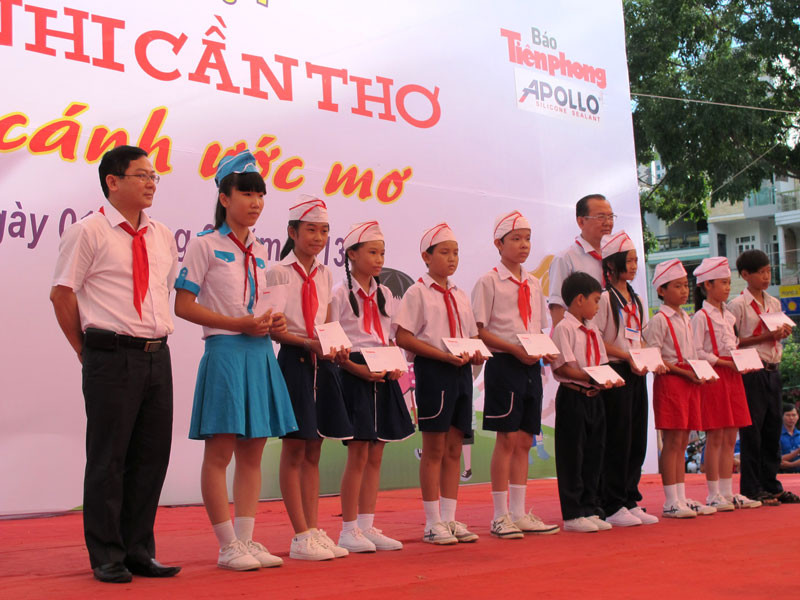 Ngày hội thiếu nhi Cần Thơ chia sẻ các em hoàn cảnh đặc biệt khó khăn