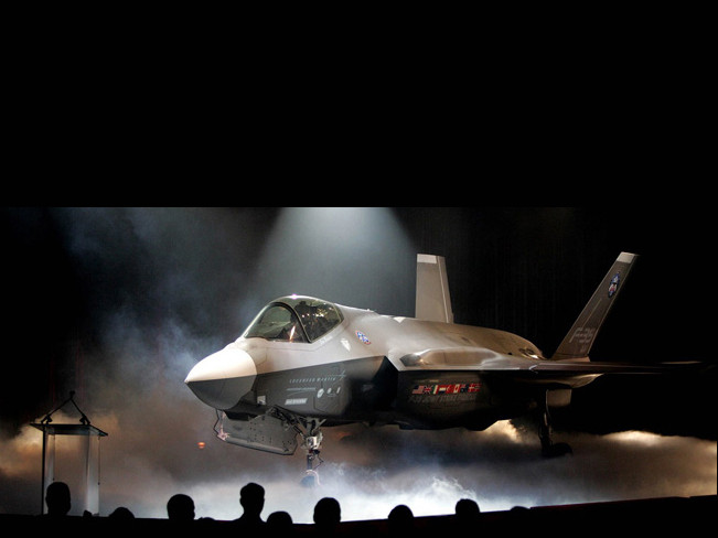 Một phiên bản máy bay chiến đấu F-35 do Lockheed Martin giới thiệu năm 2006	Ảnh: Matthew Ottero