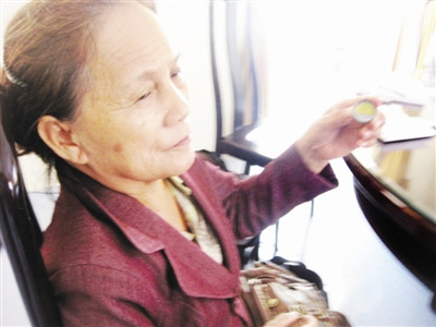 Sẽ lập đoàn kiểm tra liên ngành vụ 'trúng vàng" từ nắp bia giả