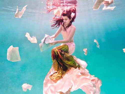 Ngỡ ngàng nàng tiên dưới làn nước