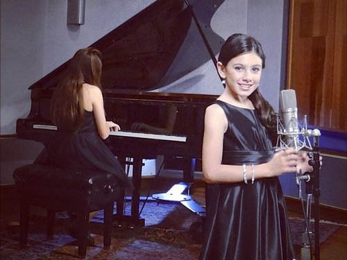 Cô bé 9 tuổi gây sốt với bản cover ‘Skyfall’