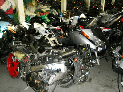 Thu giữ hàng trăm mô tô “khủng” nhập lậu