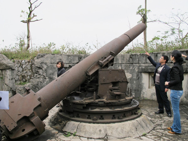 Bí ẩn siêu pháo trên đỉnh núi Cát Bà