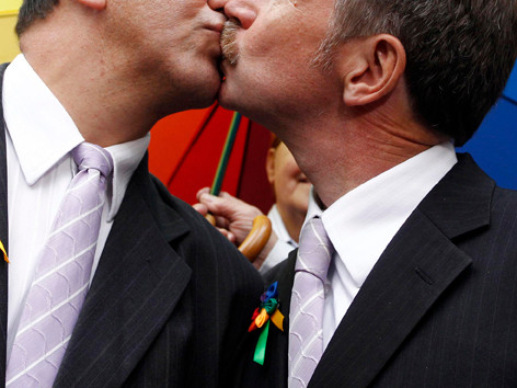 Ấn Độ bị lên án vì cấm tình dục đồng giới