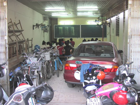 Hàng loạt lò luyện thi không được cấp phép