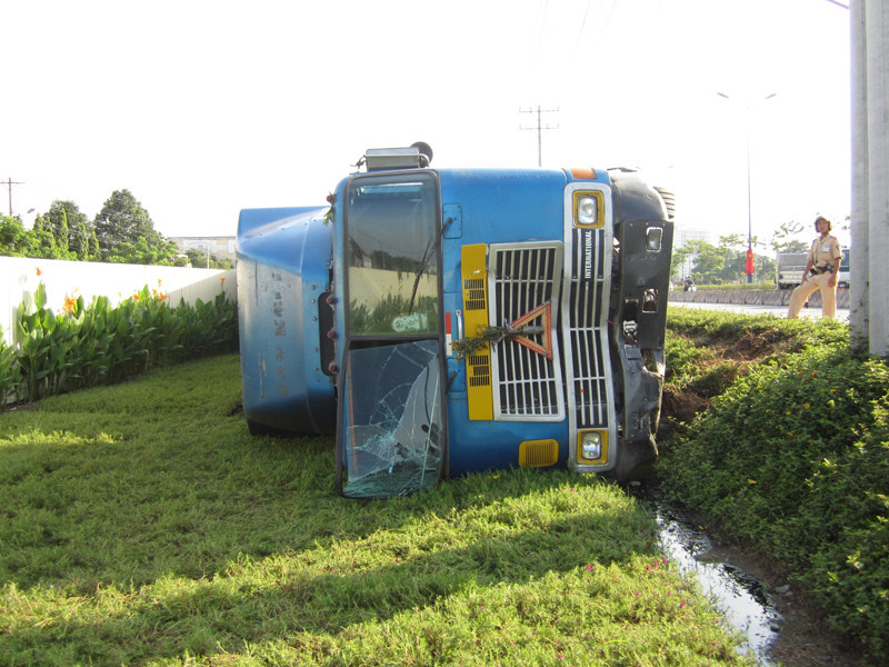 Xe container liên tục gây tai nạn