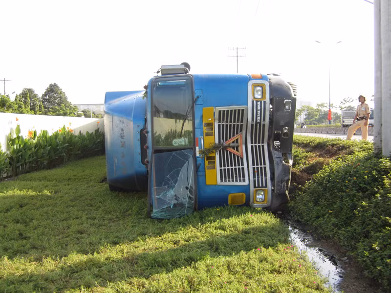 Xe container liên tục gây tai nạn