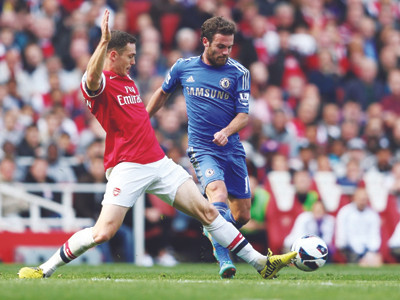 Emirates im tiếng Pháo