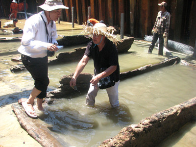 Xuống tàu chìm 700 năm dưới đáy biển