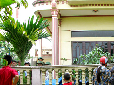 Nghi án chồng dùng dao chém chết vợ