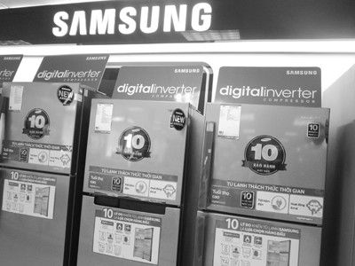 Thiết bị tiết kiệm năng lượng được khách hàng ngày càng ưa chuộng Ảnh: Nguyễn Thảo