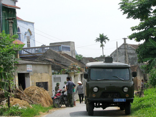 Người chồng chém chết vợ ra đầu thú