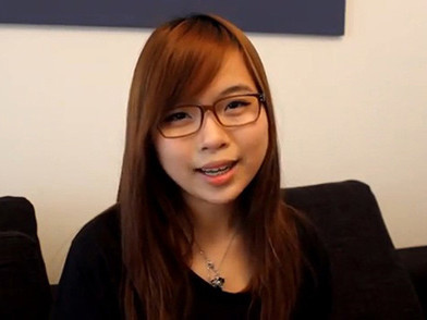 Tranh cãi clip một cô gái tố Facebook