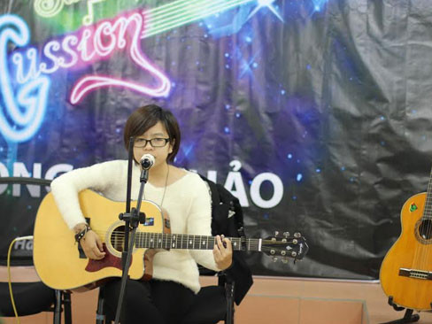 Sinh viên 'cháy' hết mình với Guitar Gussion 2013