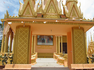 “Ông Trầm Bê không phải thần thánh mà treo hình giữa chánh điện"