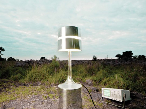 Đèn ngủ bay lơ lửng trong không trung