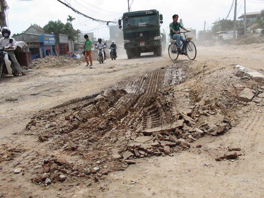 Người tham gia giao thông kinh hoàng vì con đường này