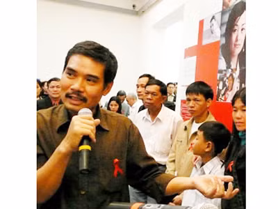 Làm nghệ thuật với ma túy và AIDS