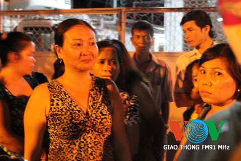 8 học sinh 'mất tích', phụ huynh khóc như mưa trước CA phường