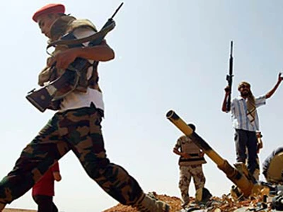 Phe nổi dậy tấn công quê hương ông Gaddafi
