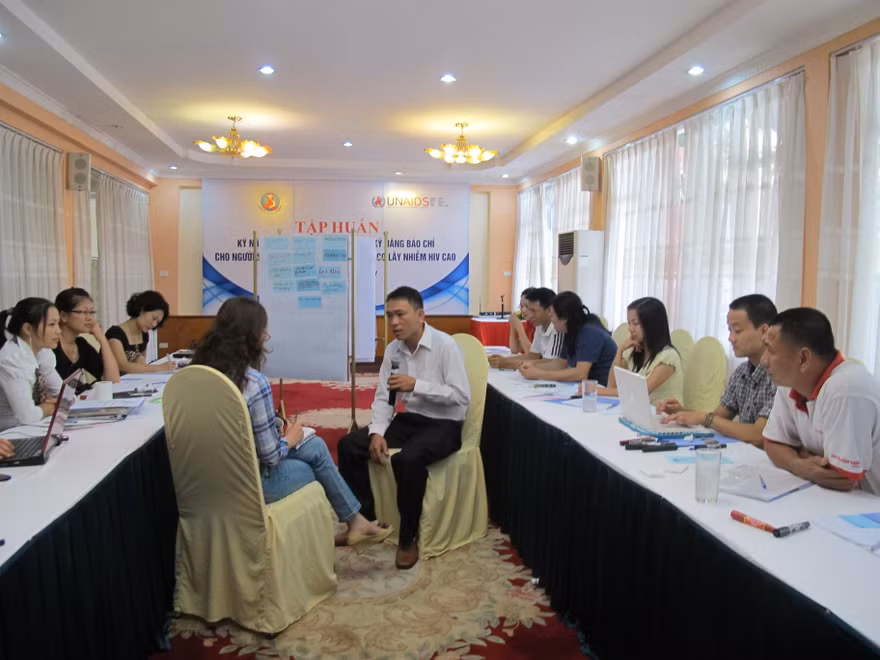 Đắng lòng người vợ trẻ nhiễm HIV từ chồng