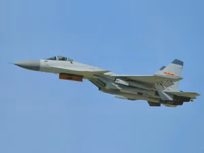 Trung Quốc tuyên bố J-15 hạ cánh thành công trên tàu sân bay