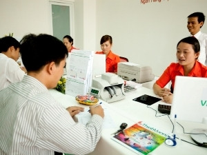 Ngân hàng lao đao tìm cách giữ chân khách hàng