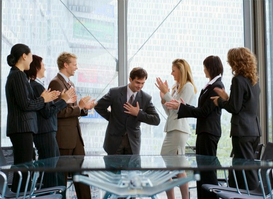 Nịnh sếp thế nào cho “chuẩn”