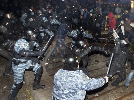 Biểu tình chống tổng thống leo thang