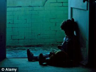 Cặp vợ chồng người Bỉ nhốt và tra tấn 4 đứa con suốt 10 năm trời