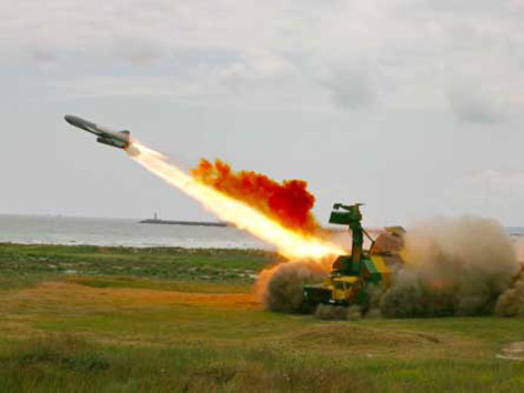 Những 'lá chắn thép' trên bờ biển Việt Nam