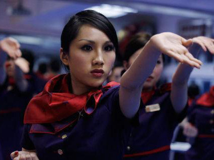 Dạy võ Vĩnh Xuân cho nữ tiếp viên hàng không